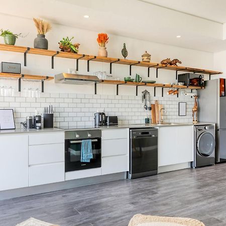 Urban Oasis Balcony Apartment Backup Powered Cape Town Bagian luar foto