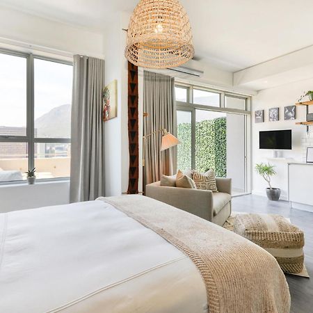 Urban Oasis Balcony Apartment Backup Powered Cape Town Bagian luar foto